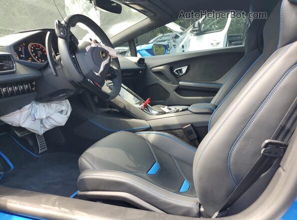 ZHWUT4ZF6RLA28592 2024 LAMBORGHINI HURACAN Синий Вид салона спереди