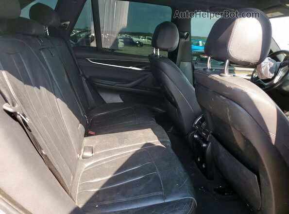 5UXKR2C51J0X09487 2018 BMW X5 White 