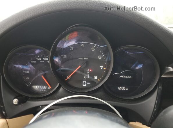 WP1AA2A55JLB03663 2018 PORSCHE MACAN White 