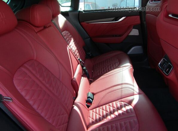 ZN661ZUT5NX3906XX 2022 MASERATI LEVANTE Black 