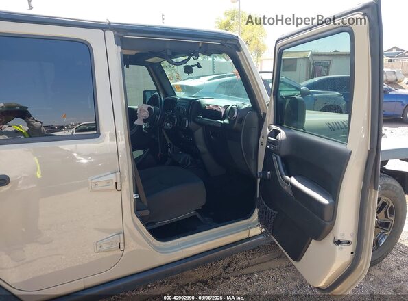 1C4BJWDG2HL638549 2017 JEEP WRANGLER UNLIMITED Tan Widok wnętrza z przodu