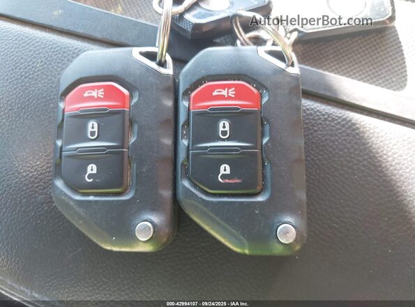 1C4HJXFNXLW172775 2020 JEEP WRANGLER UNLIMITED Black Вид панелі приладів