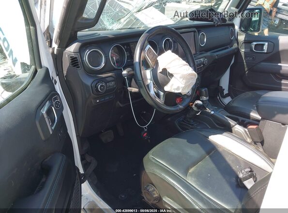 1C4JJXR62NW160239 2022 JEEP WRANGLER Белый Вид салона спереди
