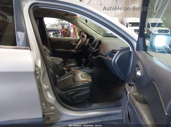 1C4PJLLB3LD605833 2020 JEEP CHEROKEE Silver Սալոնի դիմացի տեսք