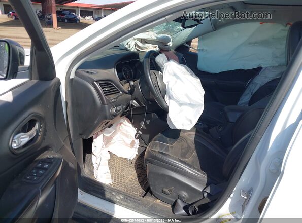 1C4PJMBX7ND500119 2022 JEEP CHEROKEE White Widok wnętrza z przodu