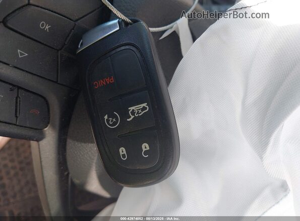 1C4PJMBX7ND500119 2022 JEEP CHEROKEE White Widok deski rozdzielczej