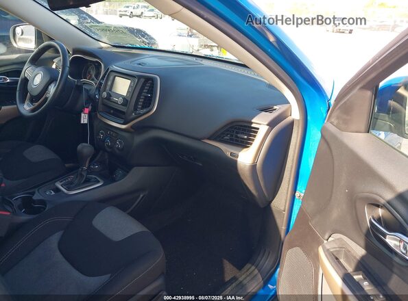 1C4PJMCB2JD532702 2018 JEEP CHEROKEE Blue Front interior view