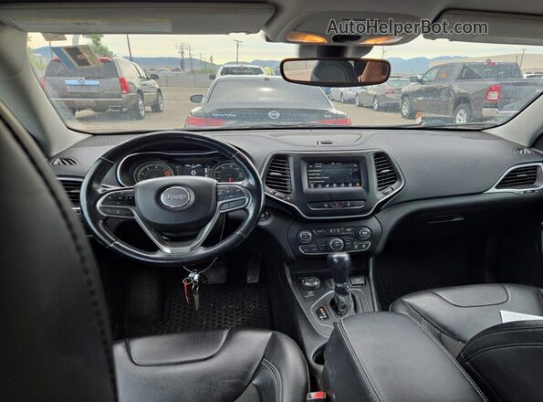1C4PJMLB0MD120718 2021 JEEP CHEROKEE  Dashboard view