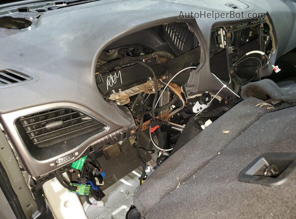 1C4PJMMX5MD214443 2021 JEEP CHEROKEE Silver ხელსაწყოთა პანელის ხედი