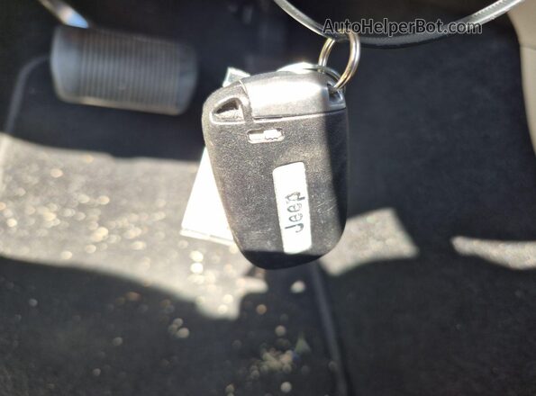 1C4RJFBG3MC793588 2021 JEEP GRAND CHEROKEE  Engine compartment view