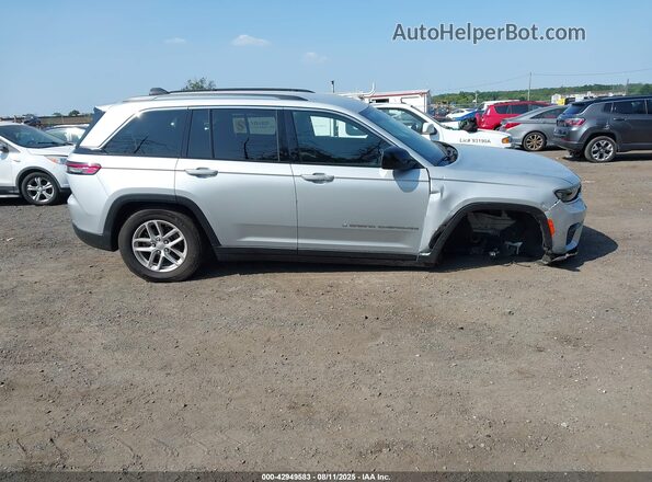 1C4RJHAG2PC621957 2023 JEEP GRAND CHEROKEE Silver უკანა სალონის ხედი