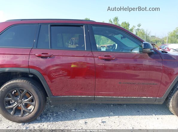 1C4RJHAG3SC279749 2025 JEEP GRAND CHEROKEE Red უკანა სალონის ხედი