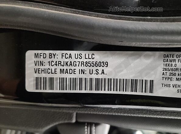 1C4RJKAG7R8556039 2024 JEEP GRAND CHEROKEE  Widok wnętrza z tyłu
