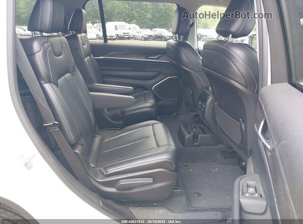 1C4RJKBG1M8135697 2021 JEEP GRAND CHEROKEE L White Вид наклейки з VIN-кодом