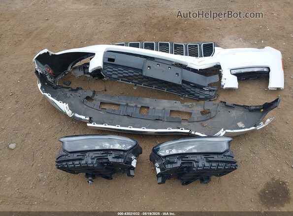 1C4RJKBG1M8135697 2021 JEEP GRAND CHEROKEE L White Вид щитка приладів