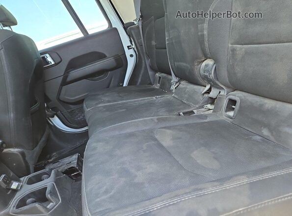 1C6HJTFG0ML592694 2021 JEEP GLADIATOR  Հետևի նստատեղերի տեսք