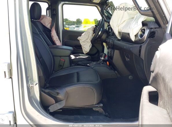 1C6HJTFGXPL535049 2023 JEEP GLADIATOR Silver წინა სალონის ხედი