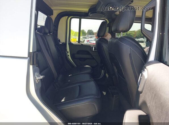 1C6HJTFGXPL535049 2023 JEEP GLADIATOR Silver VIN კოდის სტიკერის ხედი