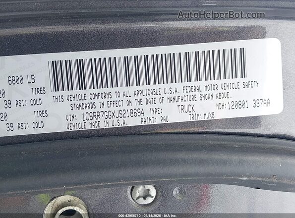1C6RR7GGXJS218694 2018 RAM 1500 Серый 