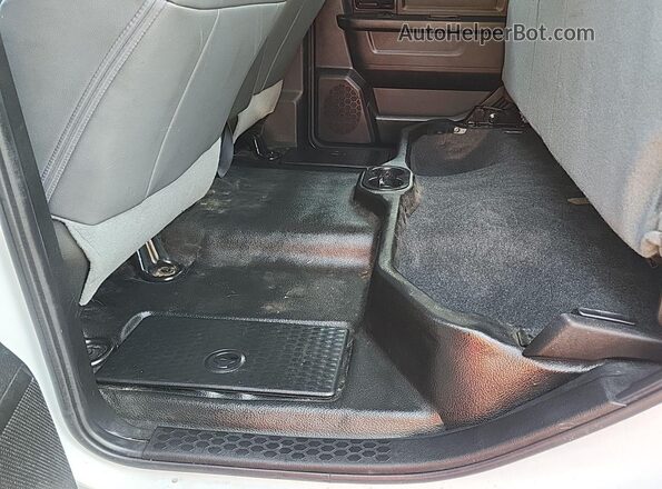 1C6RR7KT8LS128998 2020 RAM 1500 CLASSIC  Widok wnętrza 360 stopni