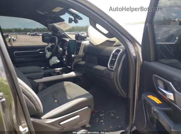1C6RREBG0PN585929 2023 RAM 1500 Gray Front interior view