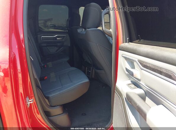 1C6RREBT0NN272910 2022 RAM 1500 Red VIN կոդի պիտակի տեսք