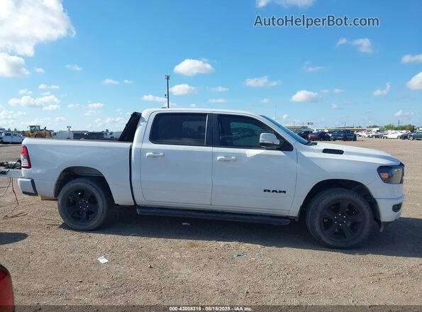 1C6RREFT4LN186605 2020 RAM 1500 Белый Вид задней части салона