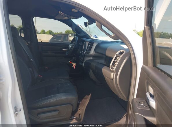 1C6RREGGXSN634409 2025 RAM 1500 White Vista interior delantera