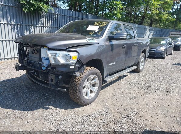 1C6RRFFG3NN439649 2022 RAM 1500 Gray Առջևի ձախ երեք քառորդ տեսարան