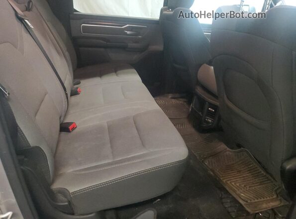 1C6SRFFT2MN632047 2021 RAM 1500 Серебряный Вид задних сидений