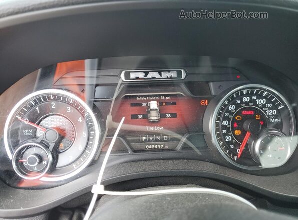 1C6SRFJTXLN219783 2020 RAM 1500 Black Vista del cuadro de instrumentos