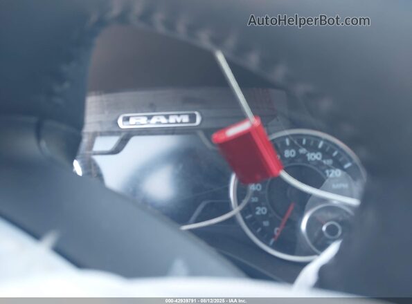 1C6SRFMT2NN181500 2022 RAM 1500 Серый Вид задних сидений