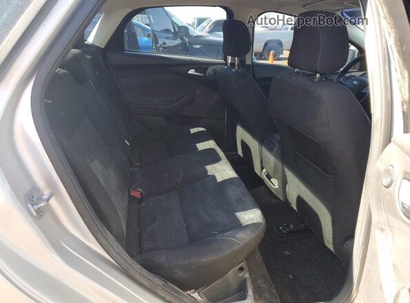 1FADP3H24JL223605 2018 FORD FOCUS Silver 
