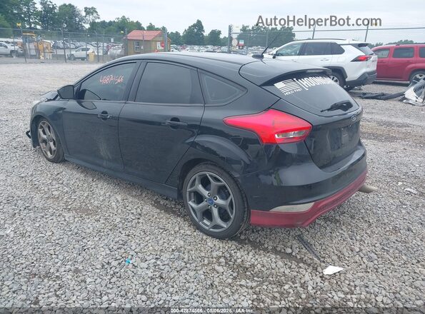 1FADP3K29JL210227 2018 FORD FOCUS Черный 