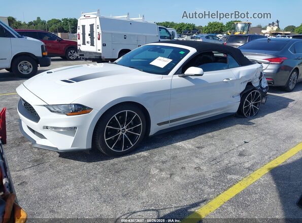 1FATP8UH4M5114475 2021 FORD MUSTANG White Передня ліва чверть
