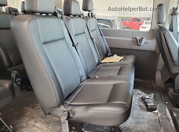 1FBAX2C8XPKB52464 2023 FORD PASSENGER  Սարքավորումների վահանակի տեսք