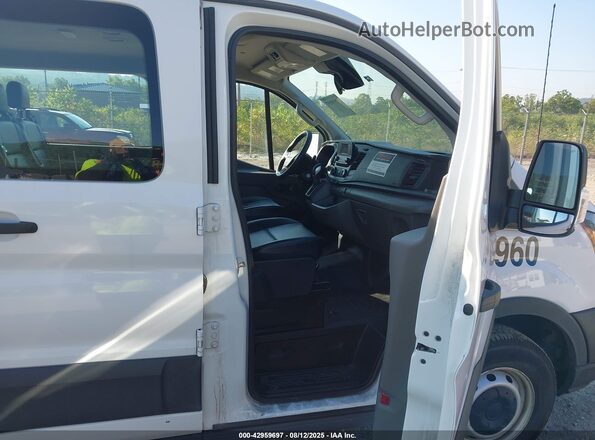 1FBAX2Y88PKA85095 2023 FORD PASSENGER White Вид салону спереду