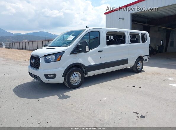 1FBAX9Y8XRKA47489 2024 FORD PASSENGER White Przód lewy