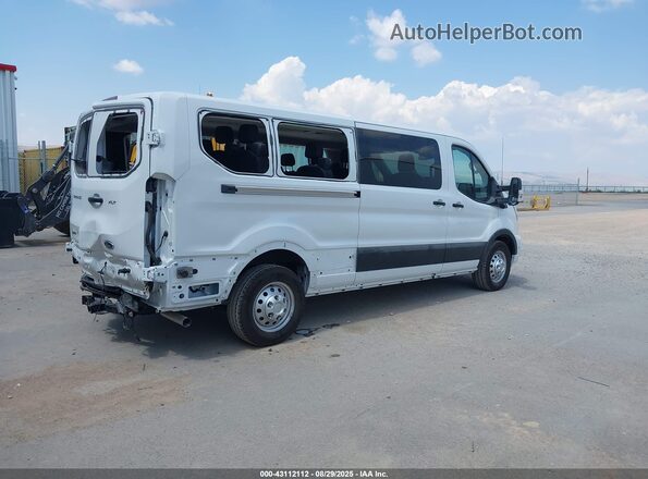 1FBAX9Y8XRKA47489 2024 FORD PASSENGER White Tył prawy