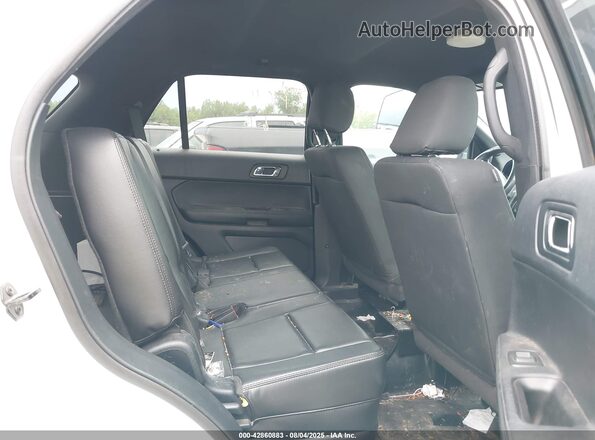 1FM5K8AR7JGC17545 2018 FORD POLICE INTERCEPTOR White Vista de la etiqueta del VIN