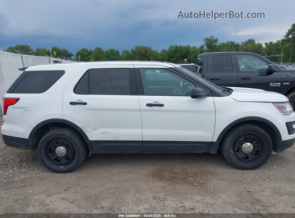 1FM5K8AR7JGC17545 2018 FORD POLICE INTERCEPTOR White Vista interior trasera