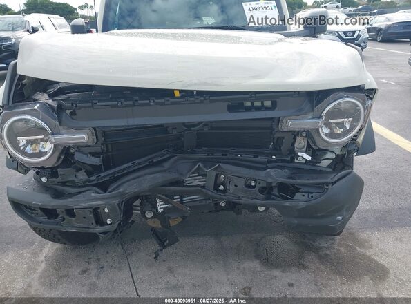 1FMDE7BH2SLB11631 2025 FORD BRONCO Бежевый Вид спереди
