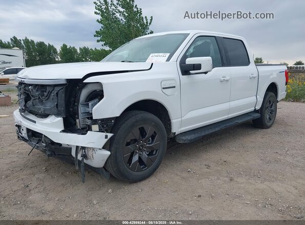 1FT6W1EV6PWG04601 2023 FORD F-150 LIGHTNING White Vista tres cuartos delantera izquierda