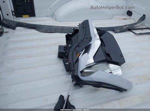 1FT6W1EV6PWG04601 2023 FORD F-150 LIGHTNING White Vista del salpicadero