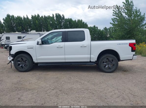 1FT6W1EV6PWG04601 2023 FORD F-150 LIGHTNING White Vista interior de 360 grados