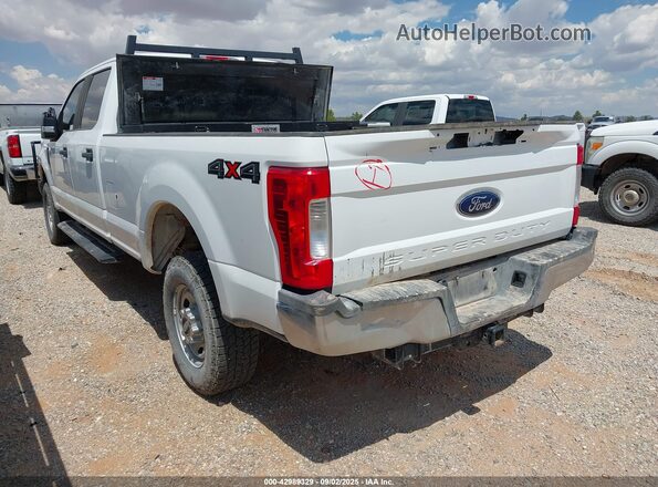 1FT7W2B67JED00262 2018 FORD F-250 White 
