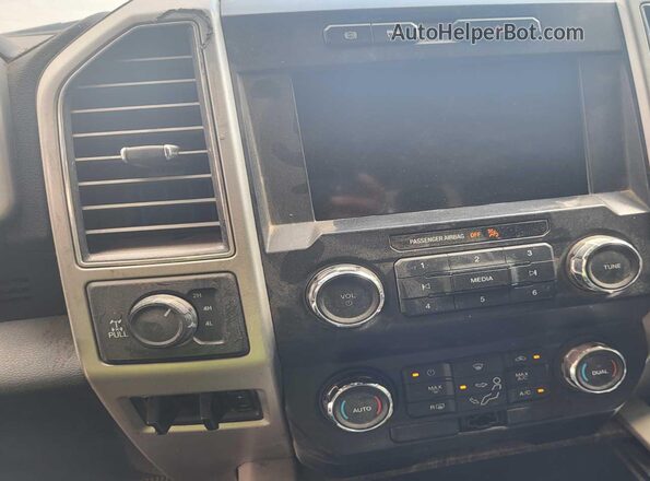 1FT7W2BT0KED41596 2019 FORD F-250  Вид салона спереди