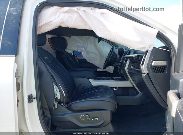 1FT7W2BT9HEC38752 2017 FORD F250 White Widok wnętrza z przodu