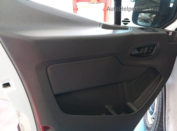 1FTBR1Y86LKB79555 2020 FORD TRANSIT-250  Rear interior view