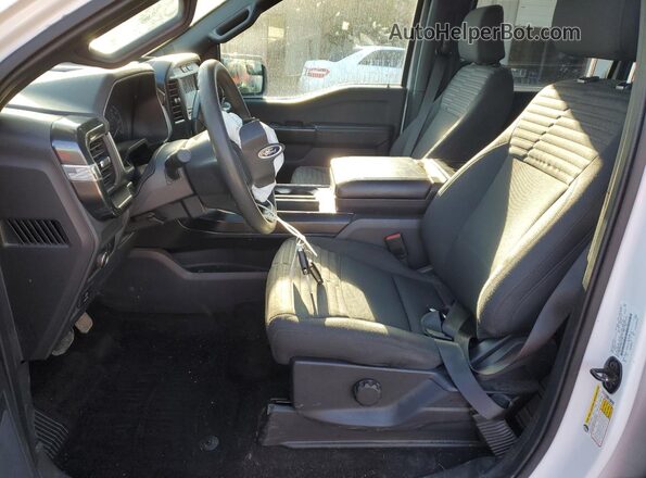 1FTEW1EP7NKE01993 2022 FORD F150 Белый Вид салона спереди